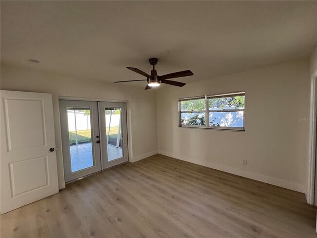 Building Photo - 2502 Tropical Shores Dr SE