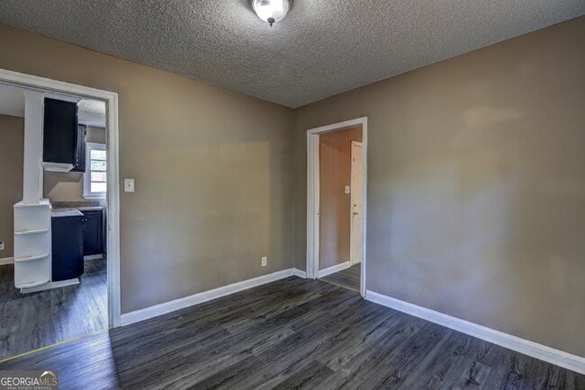 Building Photo - 1640 Kitchens Rd