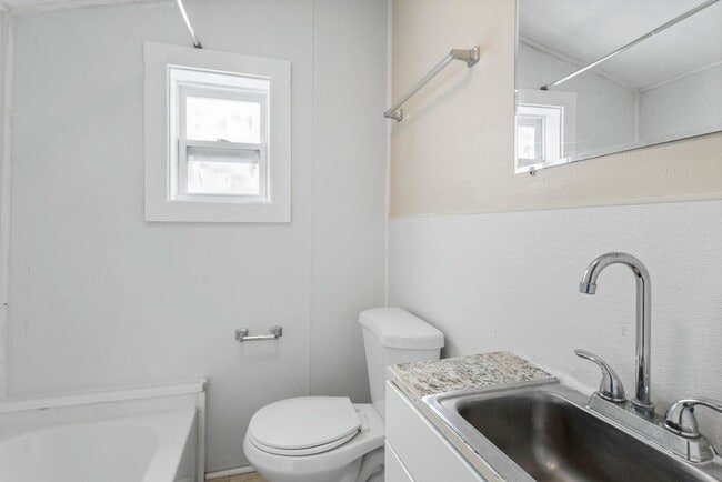 Building Photo - Drive By And Appy! $25 App Fee! Cute 2bdrm...