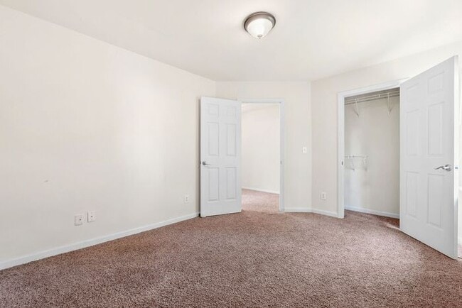 Building Photo - 3485 Maple Terrace Dr