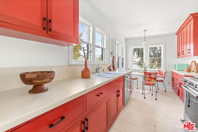 Building Photo - 4849 San Rafael Ave