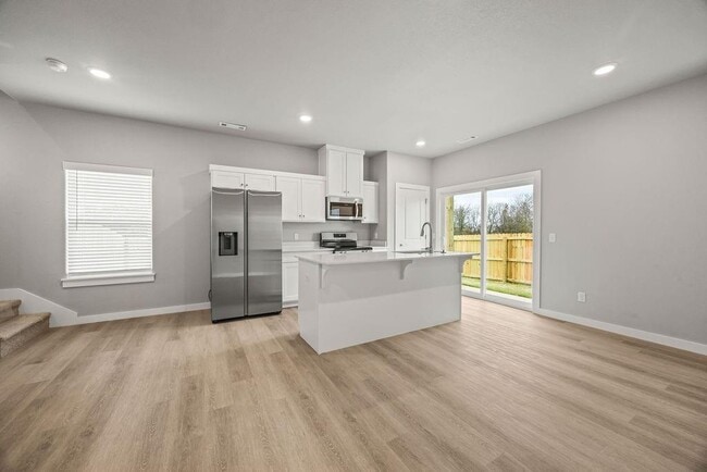 Building Photo - 1903-1 SW Poigai Wy