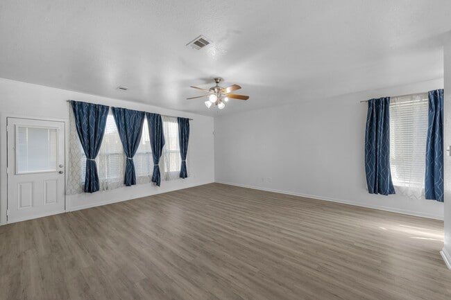 Building Photo - 4810 Jarl Ct