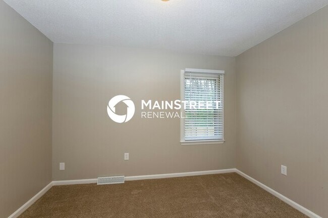 Building Photo - 3 Bedroom Pet-Friendly Home in Charlotte, NC with Main Street Renewal