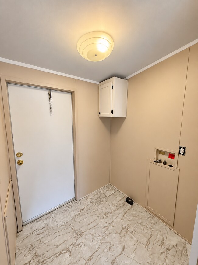 Building Photo - 226 Sweet Gum St