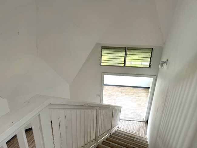 Building Photo - 14-3431-3431 Forest Rd