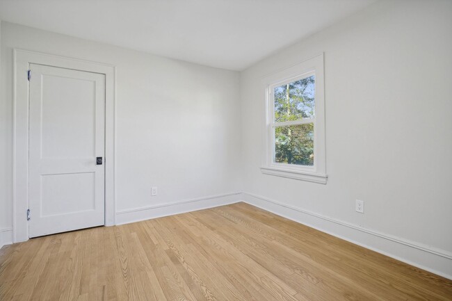 Building Photo - 344 Marlboro Rd