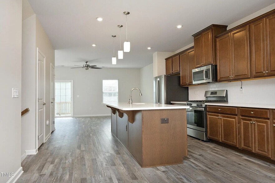 Building Photo - Room in Townhome on Excelsior Grand Ave