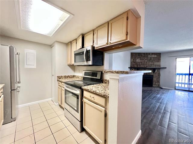 Building Photo - 8335 Fairmount Dr