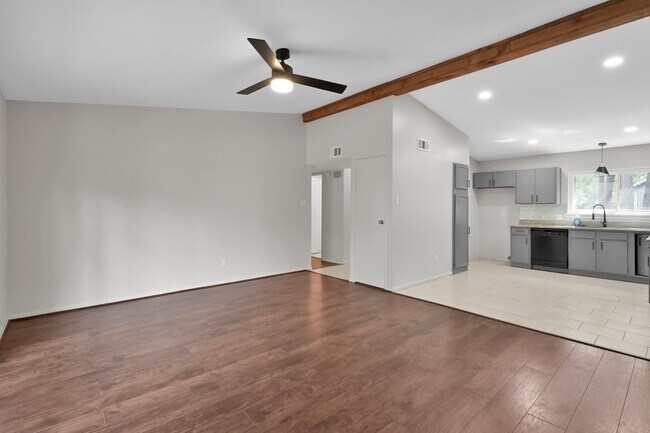 Building Photo - 21 Gambrel Oak Pl