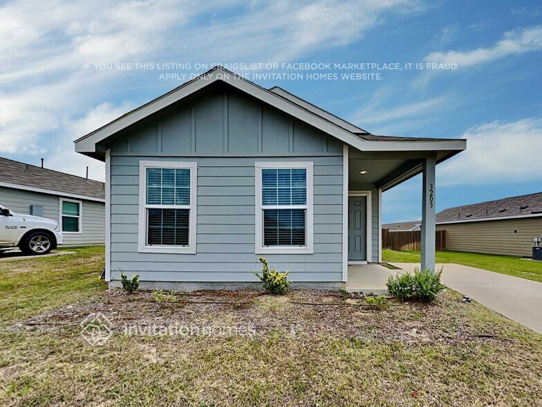 Primary Photo - 3203 Crestone Dr