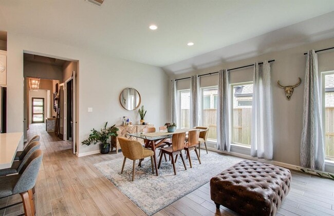 Building Photo - 4910 Morrison Dr