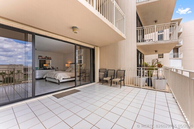 Building Photo - 2155 S Ocean Blvd