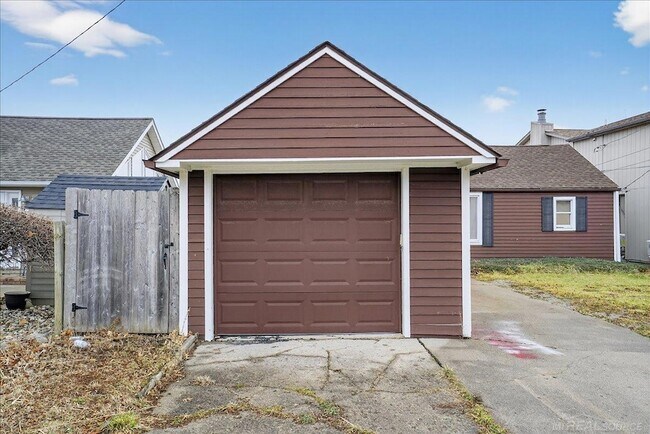 Building Photo - 1551 Oakland Ave