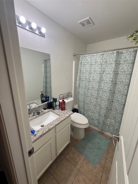 Building Photo - 2034 Kings Forest Dr