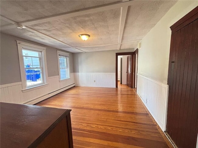 Building Photo - 712 Hope St