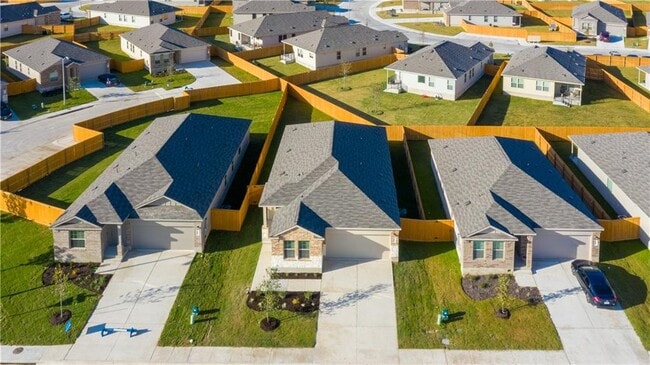 Building Photo - 744 Xanadu Dr