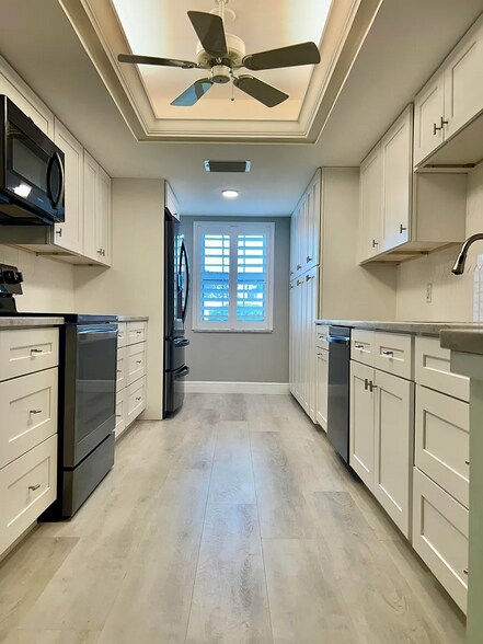 Kitchen - 1260 Sugar Sands Blvd