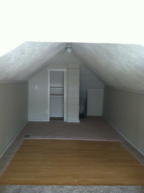 Building Photo - Cozy 2+ Bedroom Home in South Omaha! Pet F...