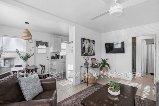 Building Photo - 2606 Juan St