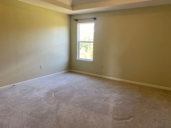 Building Photo - 14203 Cloverhill Blvd