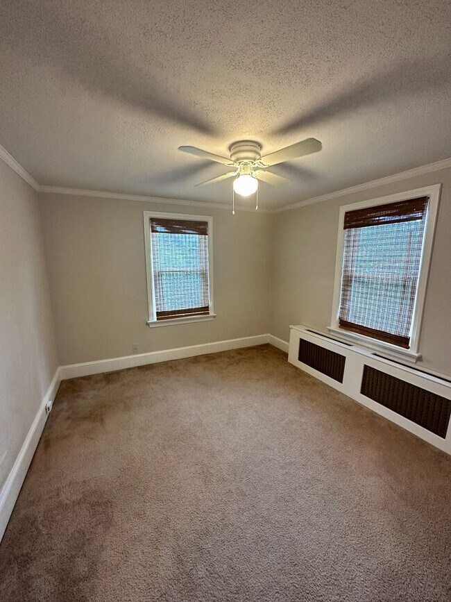 Building Photo - 2702 Ridge Rd Dr