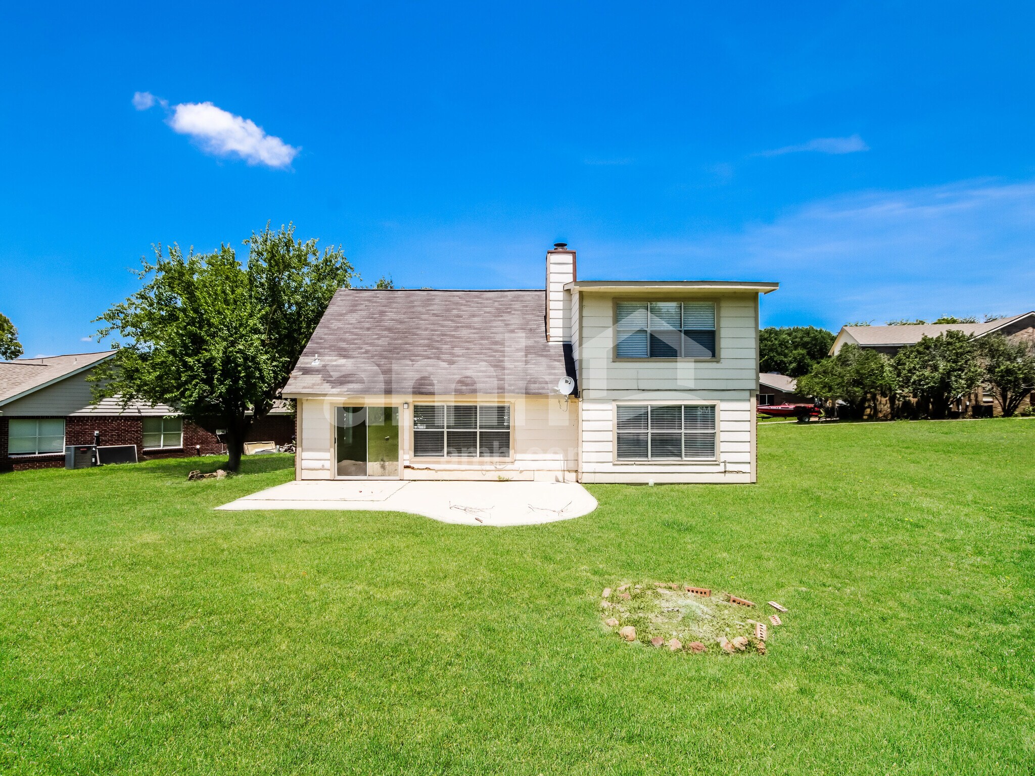 Building Photo - 13318 Hilltop Cir