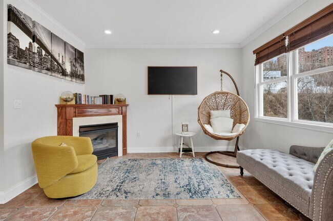 Building Photo - 354 Oswego Ct