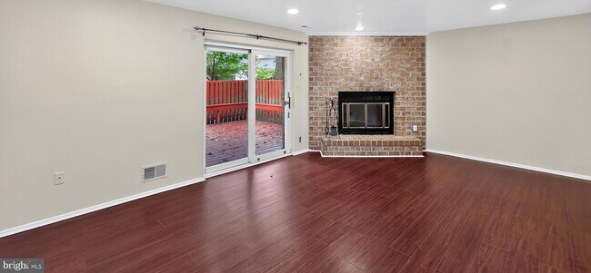 Building Photo - 9814 Rainleaf Ct