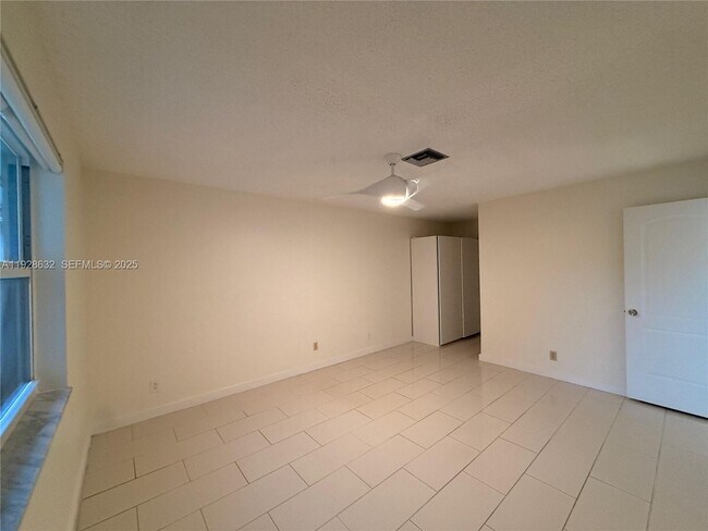 Building Photo - 13741 Flora Pl