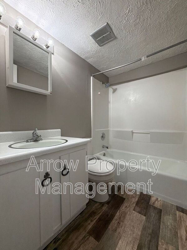 Building Photo - 1027 A St