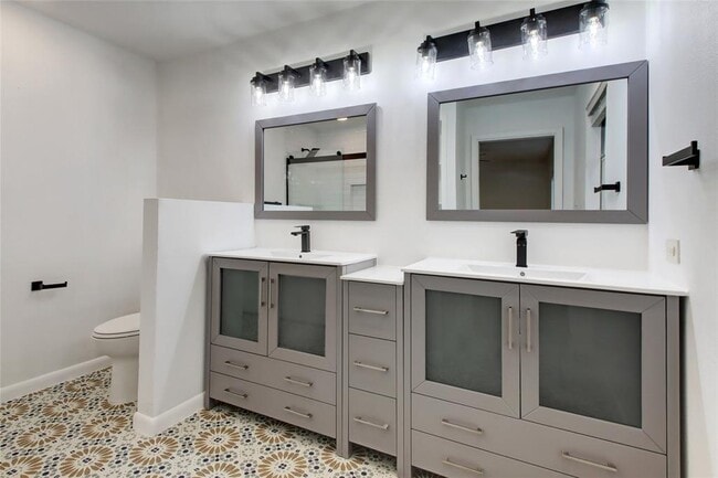 Building Photo - 1906 Morrow St