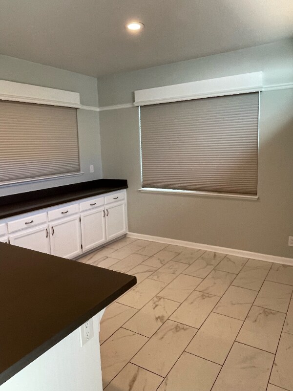 Building Photo - 2468 Del mar Ct