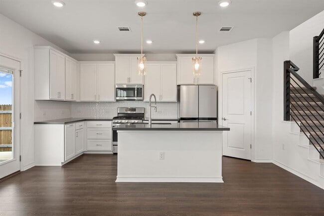 Building Photo - 2902 Tavern Dr