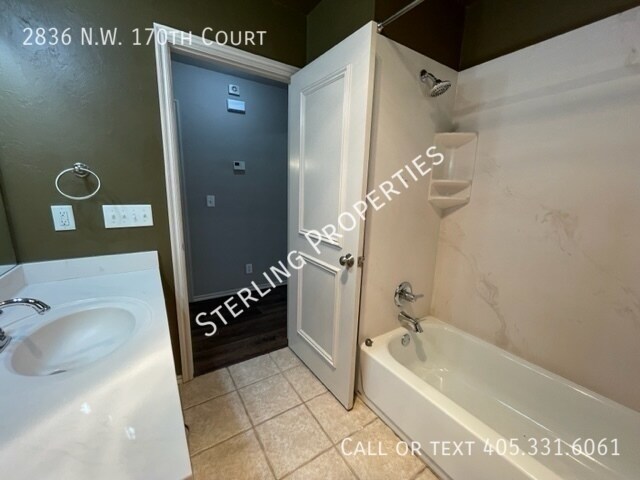 Building Photo - 2836 NW 170th Ct