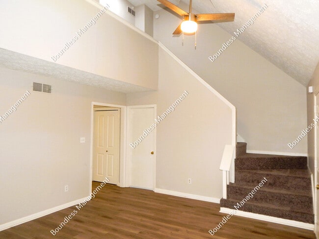 Building Photo - 2170 Wells Dr SE