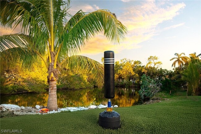 Building Photo - 528 14th St N