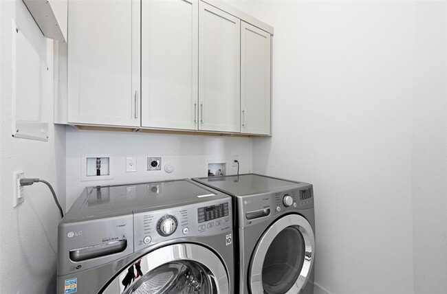 Building Photo - 904 Catalpa St