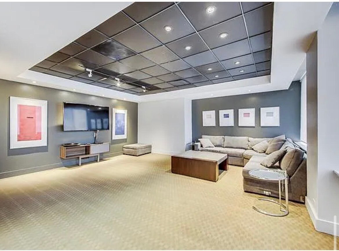 Building Photo - 655 W Irving Park Rd