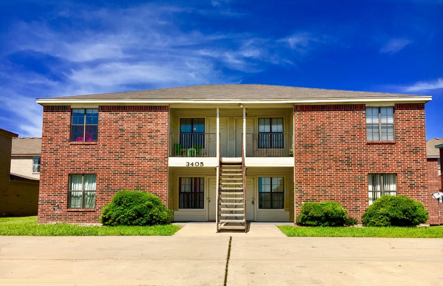 Primary Photo - 3405 Barcelona Drive