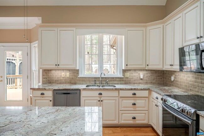 Building Photo - 3125 Beau Mont Farm Rd