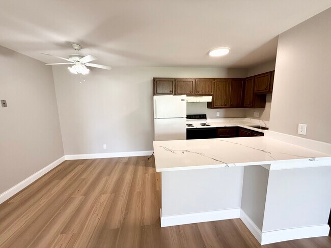 Building Photo - Bayside Apartments
