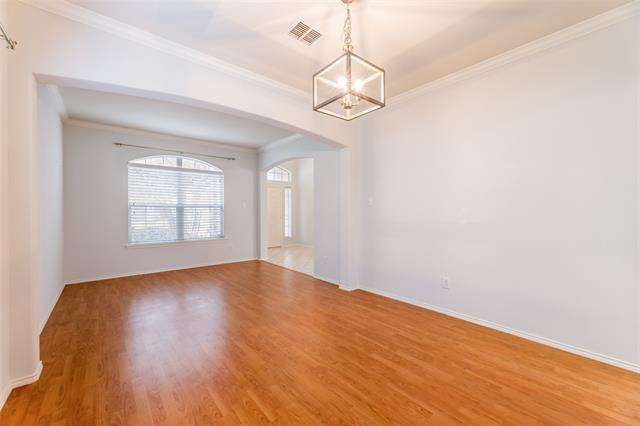 Building Photo - 8417 Robertson Dr