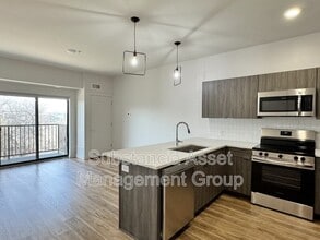 Building Photo - 1653 Midtown Pl