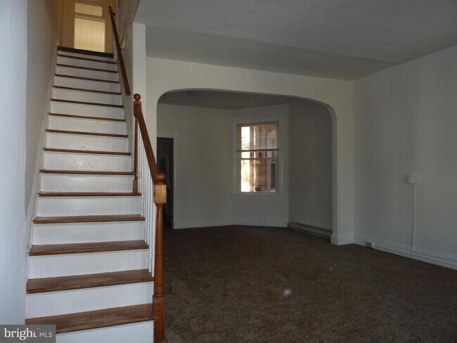 Building Photo - 408 Camden Ct