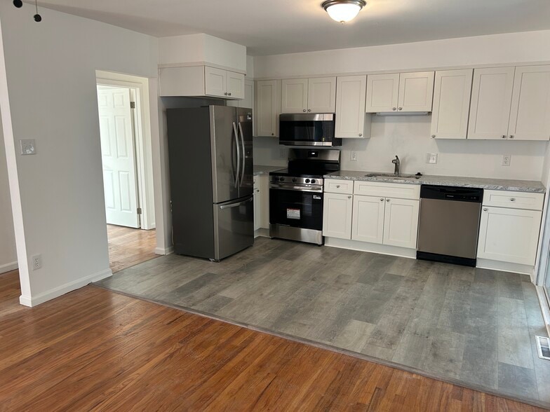 Building Photo - 207 Steven Dr