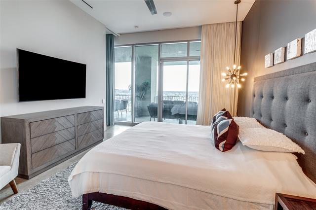 Building Photo - 1717 Arts Plz