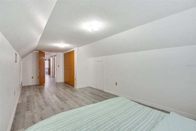 Building Photo - 4831 Greenleaf Rd