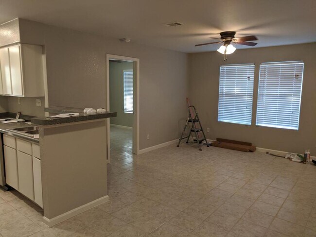 Building Photo - 5817 Spring Meadow Rd