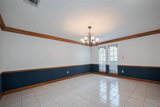 Building Photo - 18307 Champion Forest Dr
